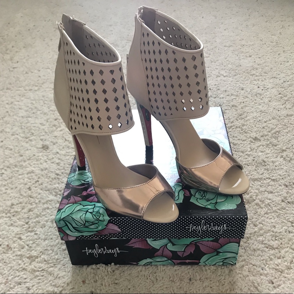 🚫SOLD🚫 Taylor Says Poison Pumps